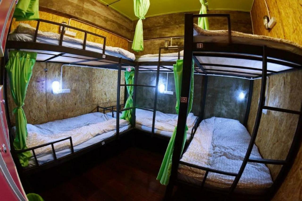 Hometown Hostel Samut Songkhram Exterior foto
